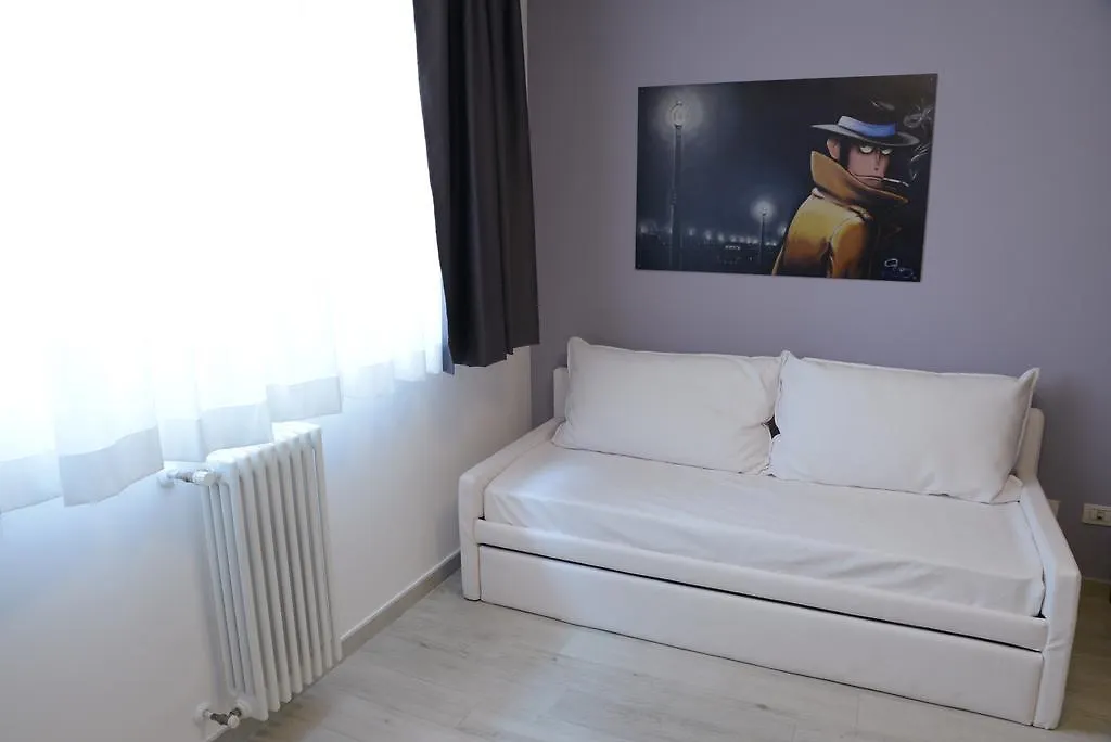 Pop Art Apartment Milan 0*,  Italy